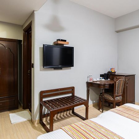 Hotel Sunstar Grand Delhi  Bagian luar foto