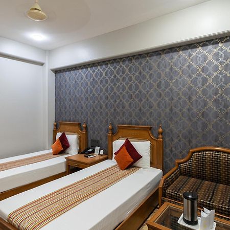 Hotel Sunstar Grand Delhi  Bagian luar foto