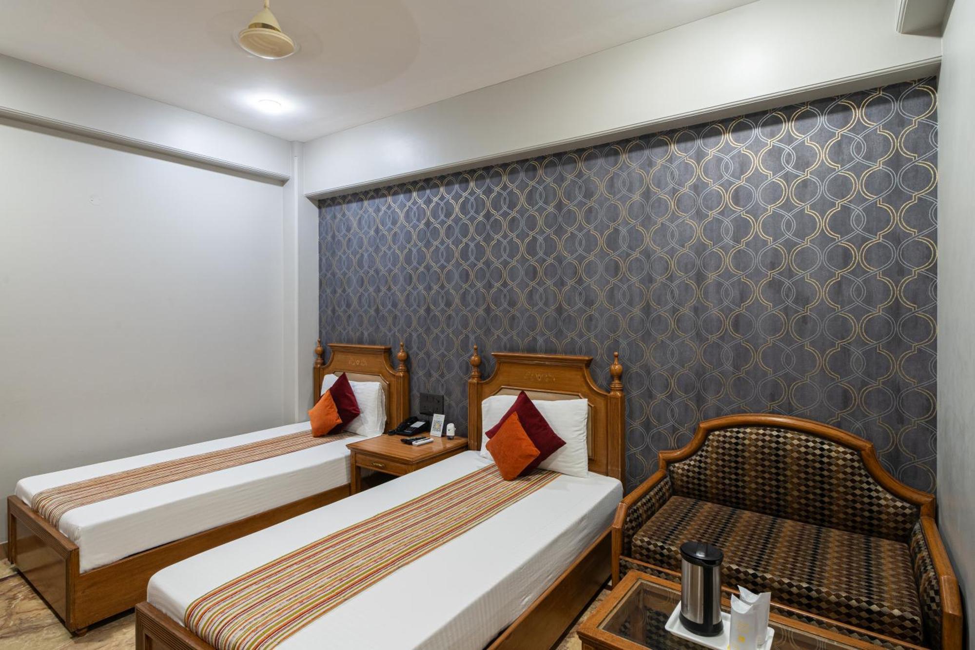 Hotel Sunstar Grand Delhi  Bagian luar foto