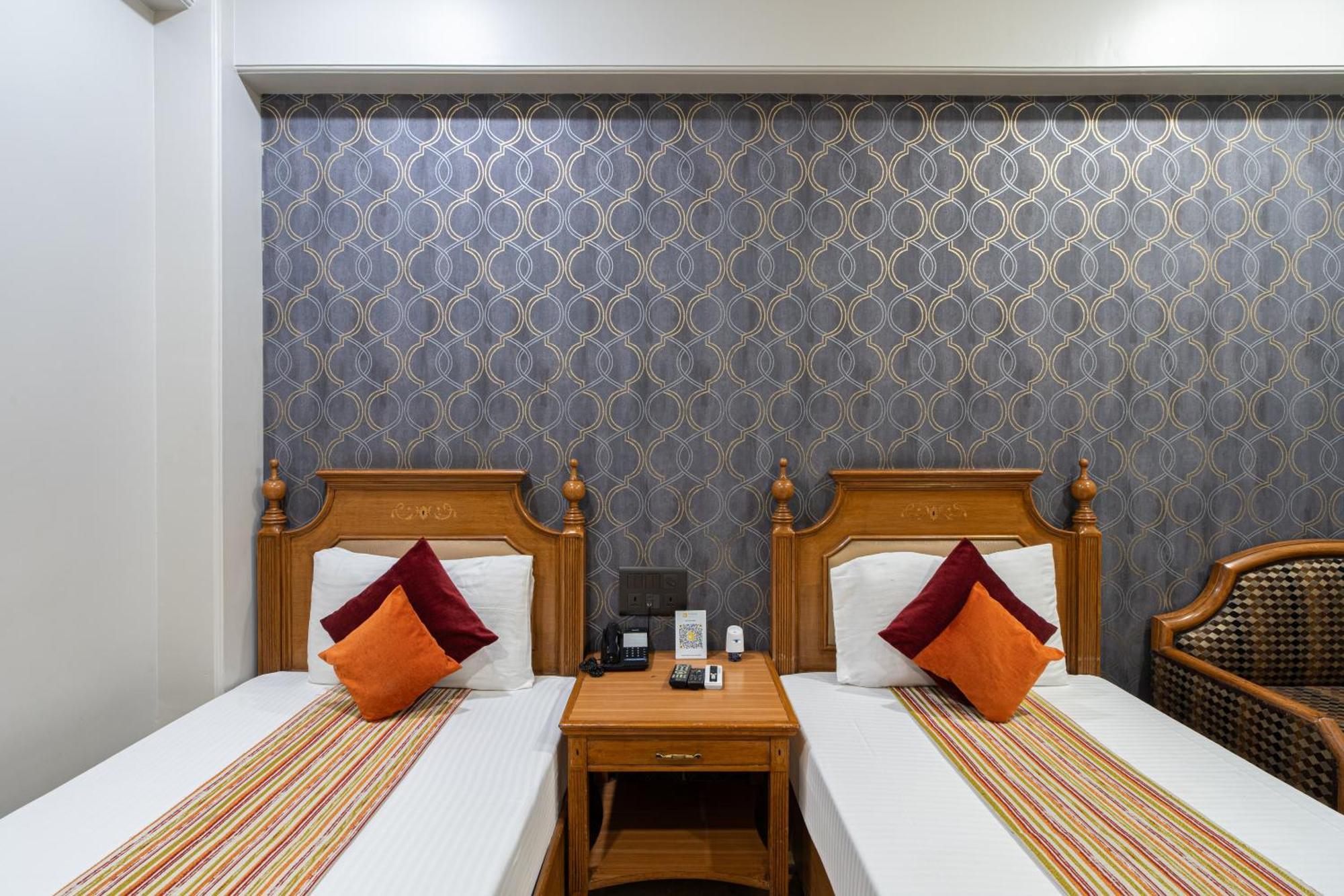 Hotel Sunstar Grand Delhi  Bagian luar foto
