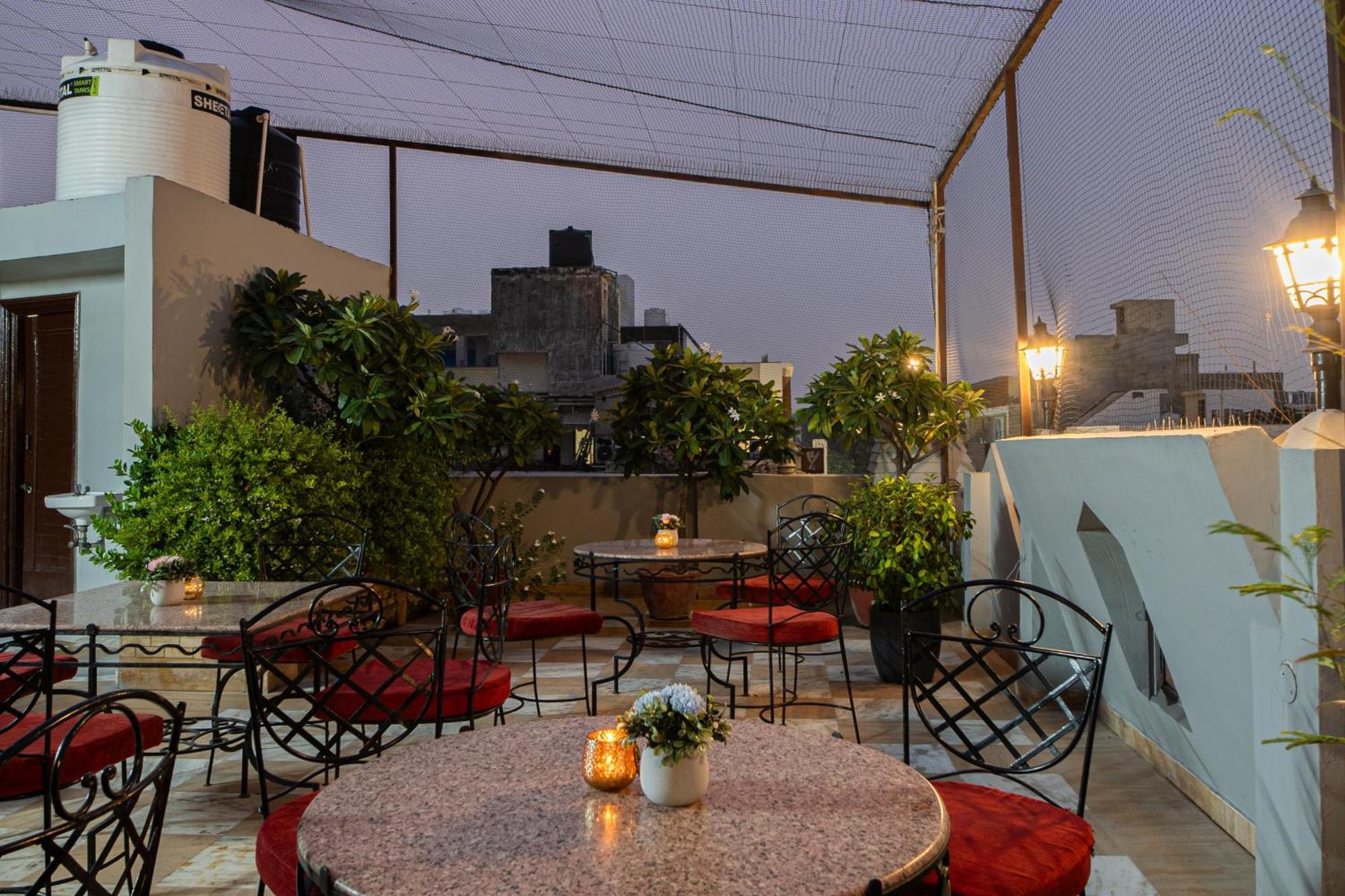 Hotel Sunstar Grand Delhi  Bagian luar foto