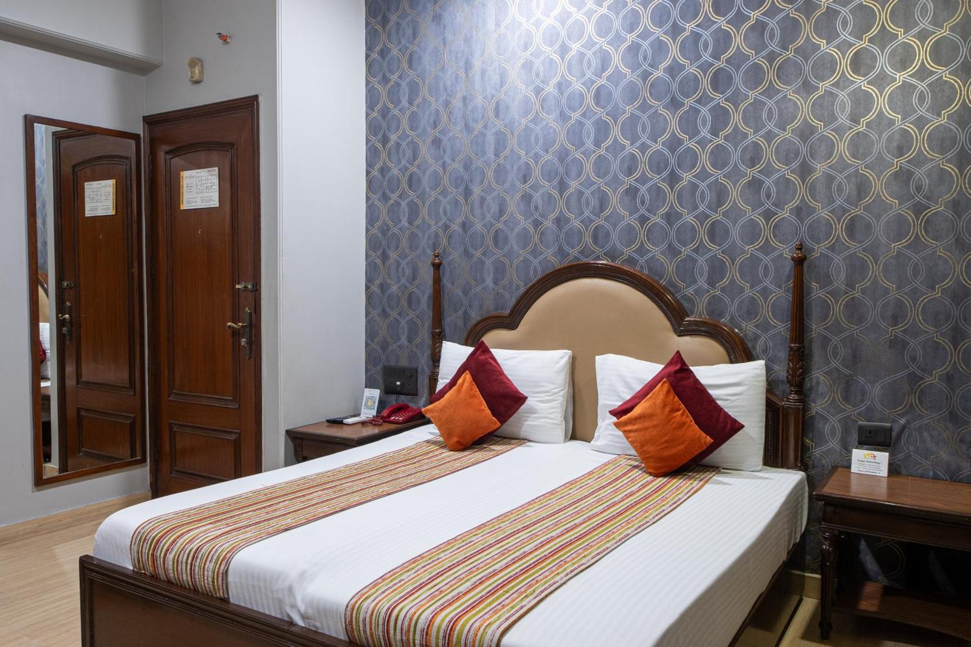 Hotel Sunstar Grand Delhi  Bagian luar foto