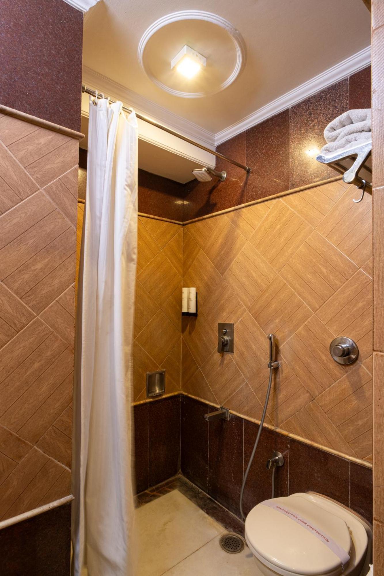 Hotel Sunstar Grand Delhi  Bagian luar foto