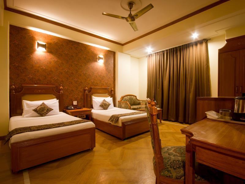 Hotel Sunstar Grand Delhi  Bagian luar foto