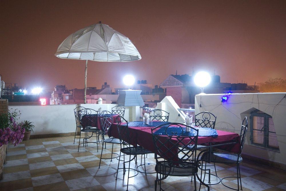 Hotel Sunstar Grand Delhi  Bagian luar foto